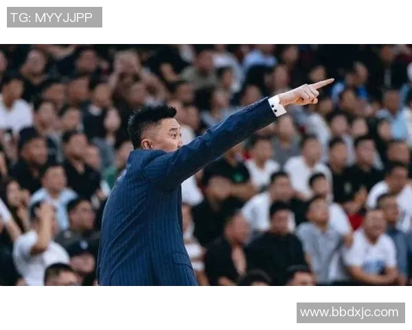 重返前四的奇迹杜锋带领球队以118分的高分再创辉煌 重返前四的奇迹杜锋带领球队以118分的高分再创辉煌